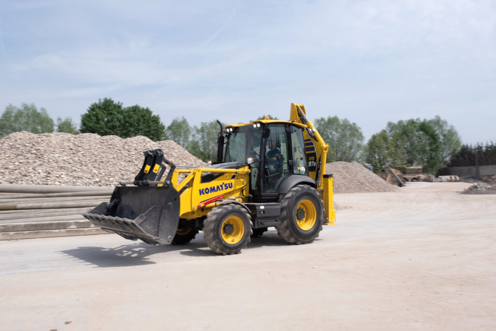 Екскаватор-навантажувач Komatsu WB97R-8